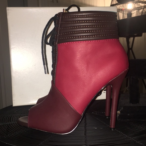 Gwen Stefani Bordeaux Open-toe Lace Ankle Bootie - Picture 5 of 6